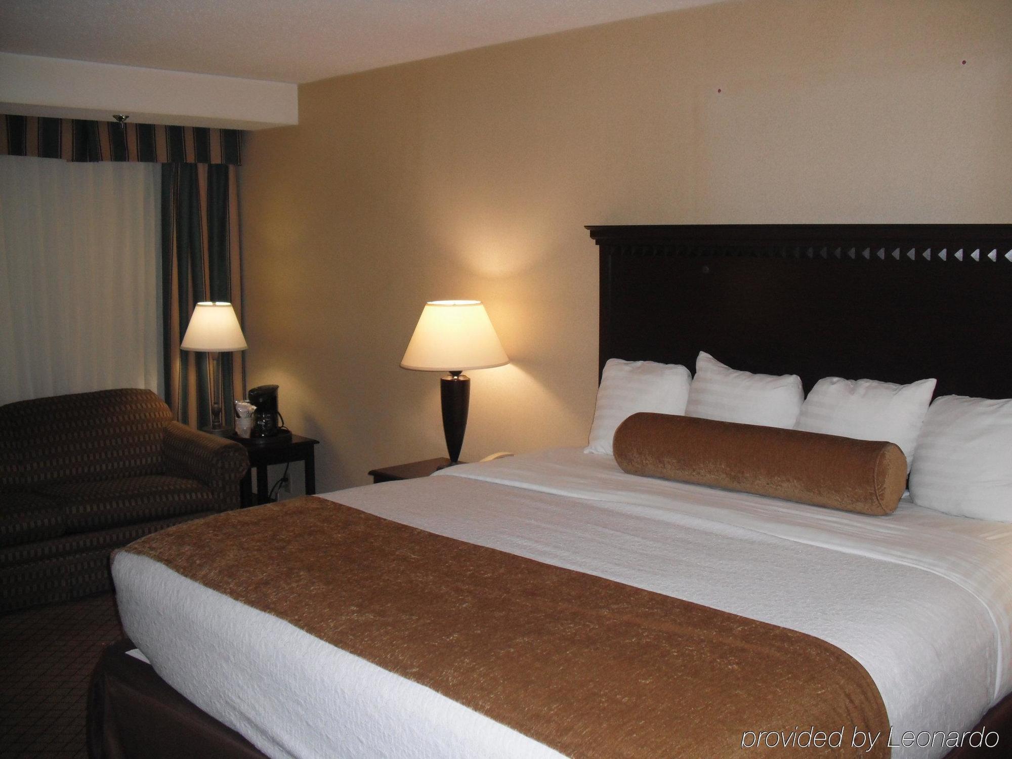 Quality Inn & Suites East Syracuse - Carrier Circle Room photo